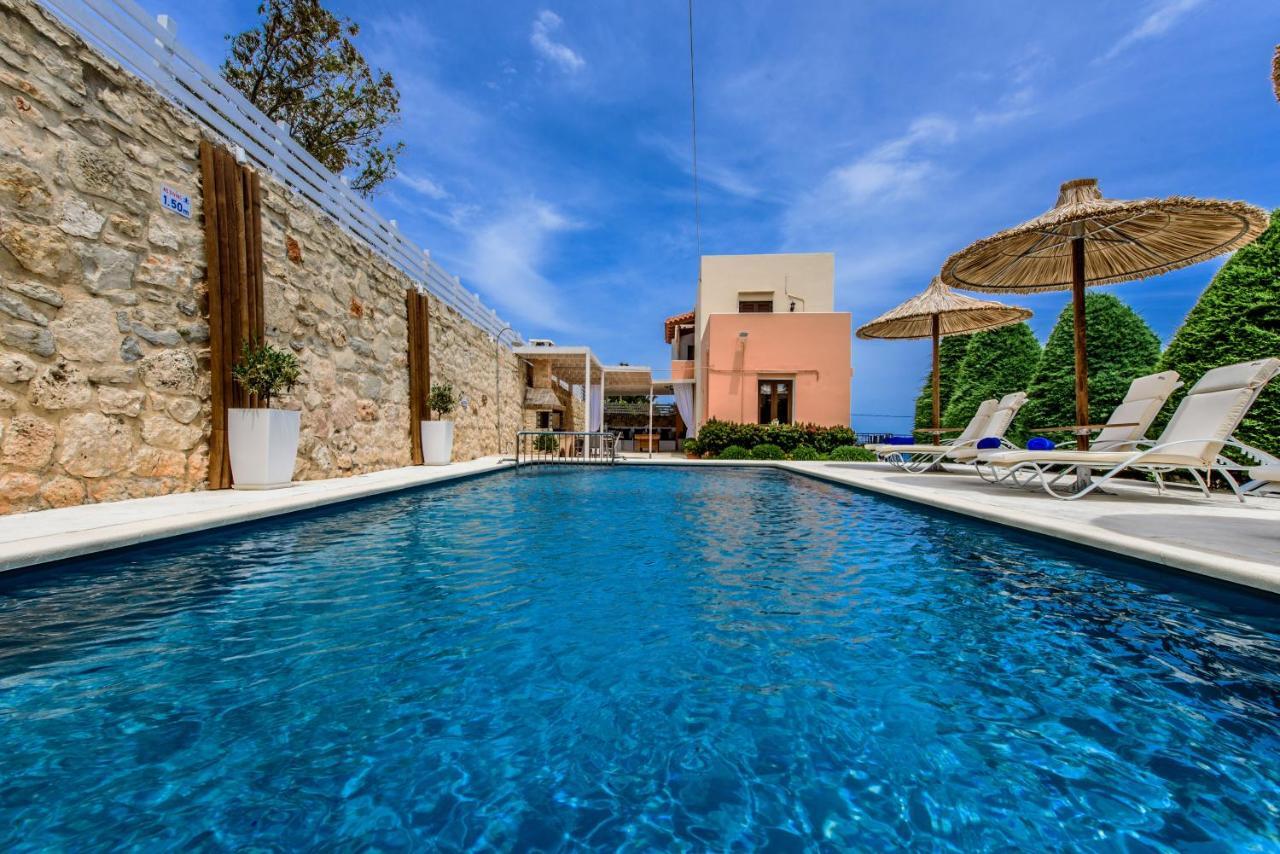 Elmyra Villa, Heated Pool & Walking To Beach, By Thinkvilla Gerani  Exterior photo
